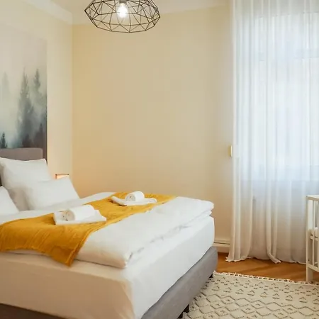 Luxury-Apartment - City Center : 8 Guests : Netflix Sarrebruck Extérieur photo