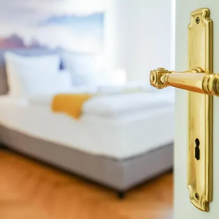 Luxury-Apartment - City Center : 8 Guests : Netflix Sarrebruck Extérieur photo