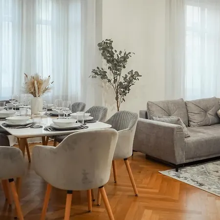 Luxury-Apartment - City Center : 8 Guests : Netflix Sarrebruck Extérieur photo