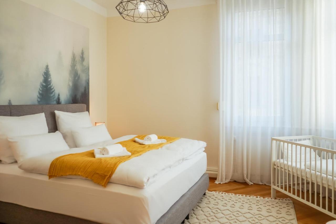 Luxury-apartment - Center : 8 Guests : Netflix Apartment *