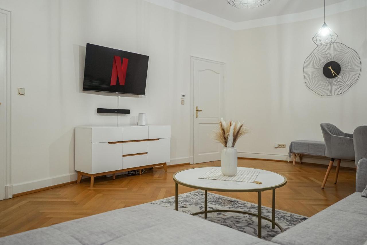 Luxury-apartment - Center : 8 Guests : Netflix Saarbrücken