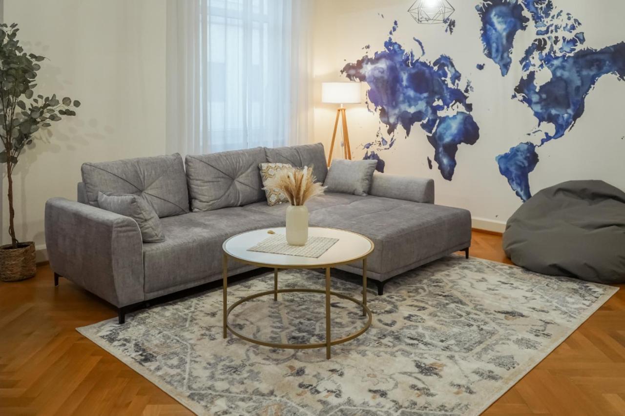 Luxury-apartment - Center : 8 Guests : Netflix Apartment *